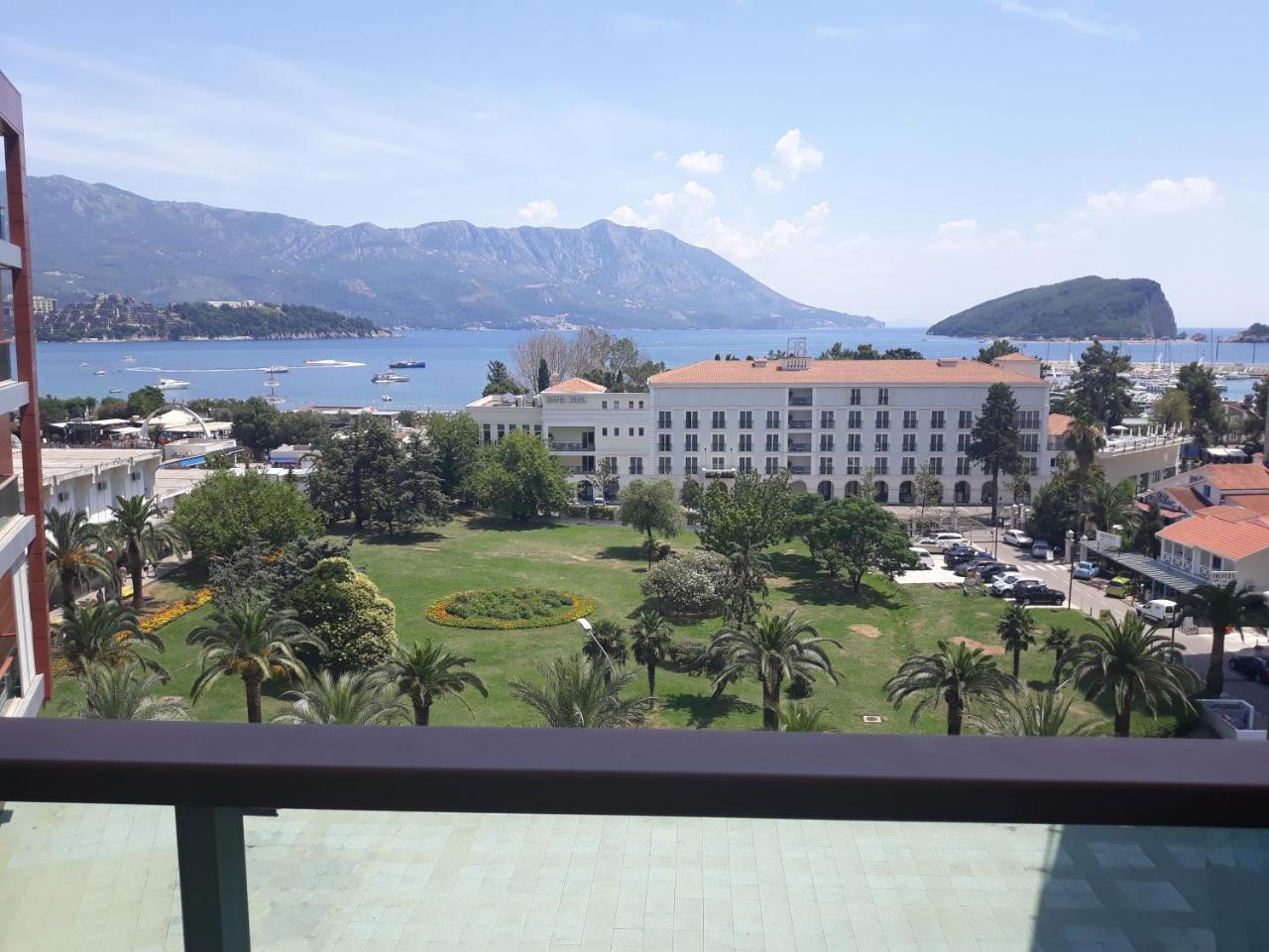 Premier Lux * Budva